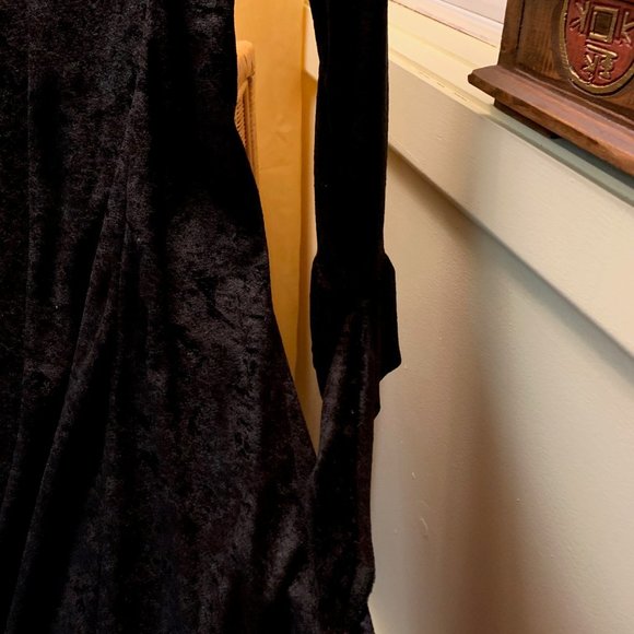 Dress, Maxi, black, velvet, size small/medium (US 6-8). - Picture 6 of 11